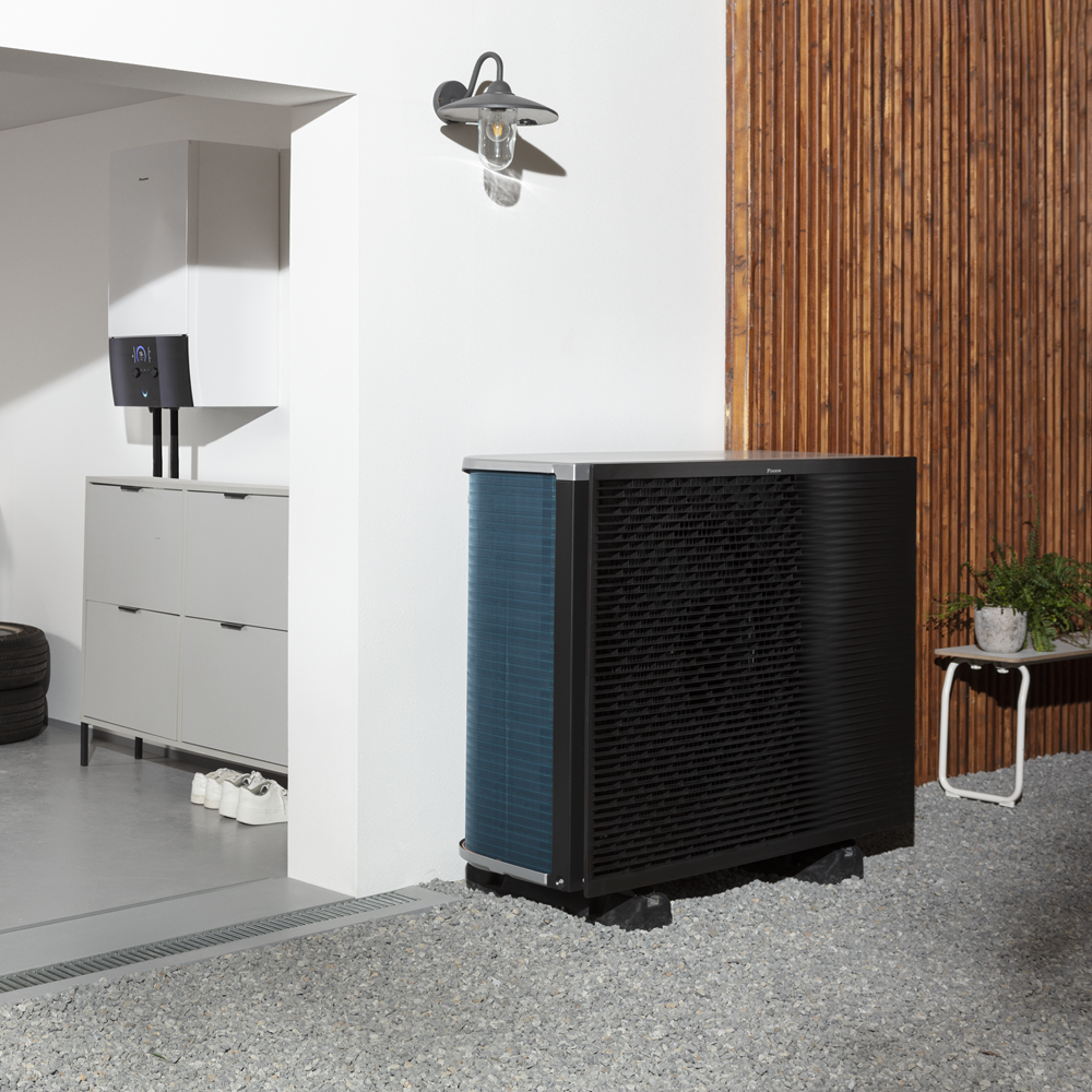 Pompes à chaleur air-eau ; unité extérieur avec une unité intérieur altherma mural